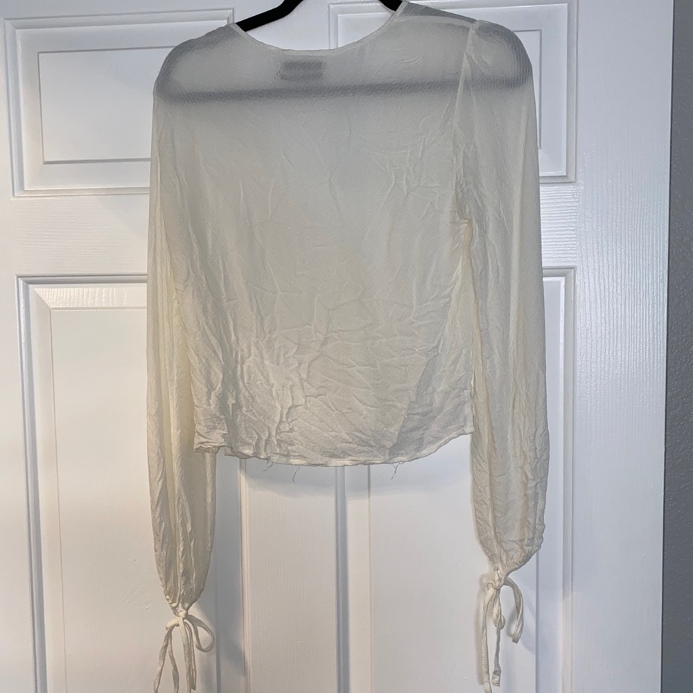 Beautiful Blouse - Picture 2 of 3